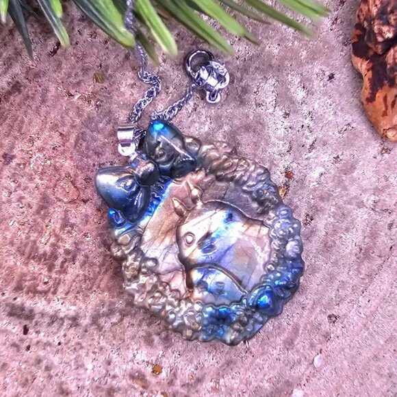 Nature Labradorite Flashy Totoro Portrait Pendant Necklace - Picture 3 of 10